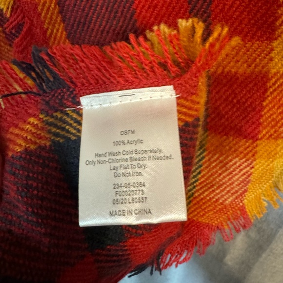 Fashion Plaid Scarf - Picture 2 of 3